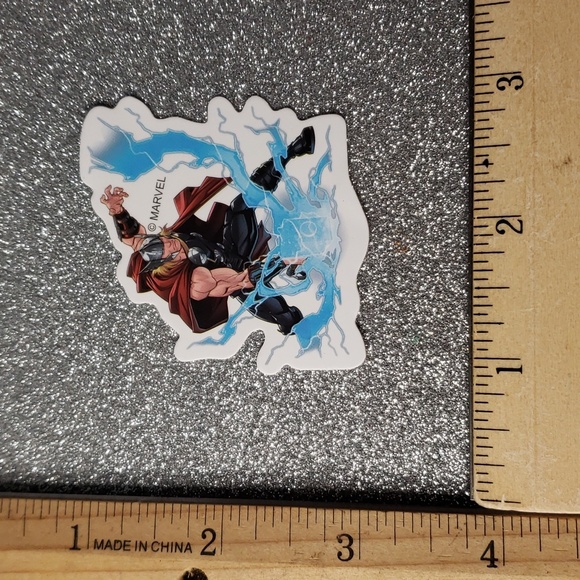 MARVEL Waterproof Sticker - Picture 2 of 7